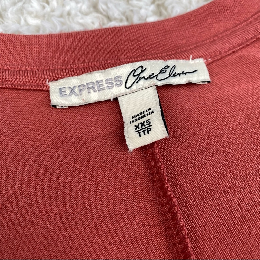 Express studded t-shirt - Picture 2 of 3